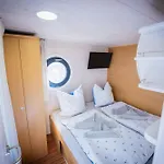 Wohlfuehloase Hausboot Redwine Woma *