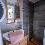 Wohlfuehloase Hausboot Redwine Woma Vakantiehuis *