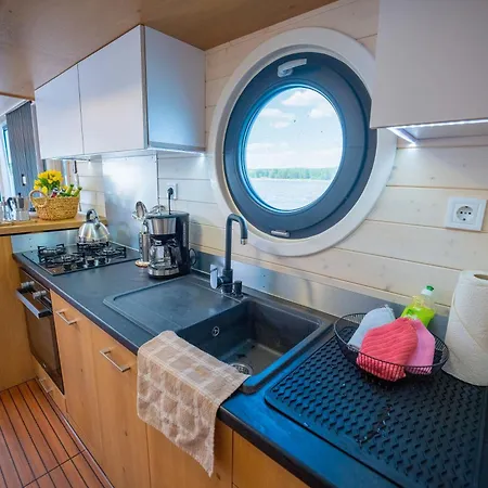 Σπίτι διακοπών Wohlfuehloase Hausboot Redwine Woma *