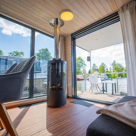 Wohlfuehloase Hausboot Redwine Woma *