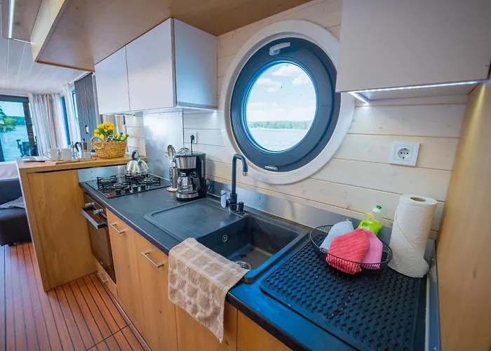 بيت للعطل Wohlfuehloase Hausboot Redwine Woma *