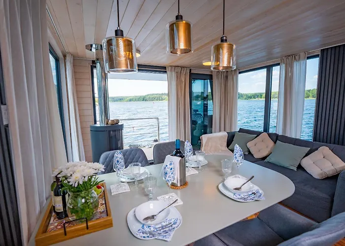 Wohlfuehloase Hausboot Redwine Woma * Fürstenberg-Havel