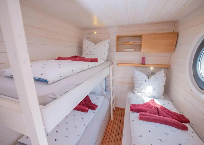 Wohlfuehloase Hausboot Redwine Woma *